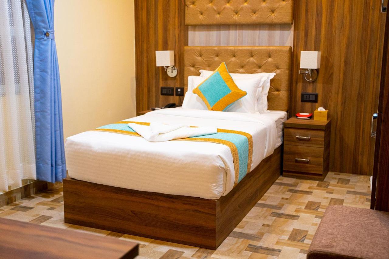 Grand Yak Boutique Hotel Катманду Екстер'єр фото